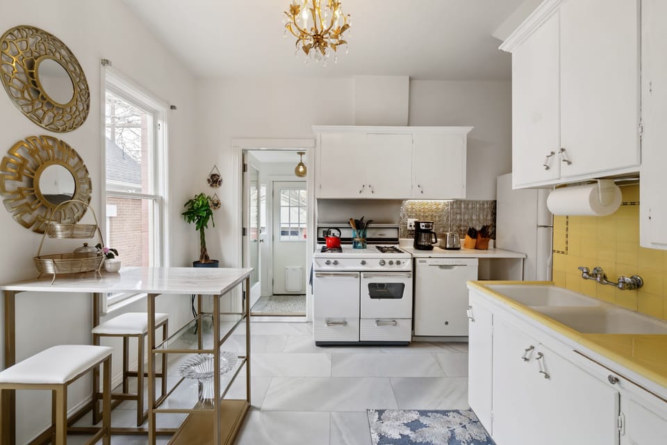 Enjoy cooking in this beautiful vintage kitchen!