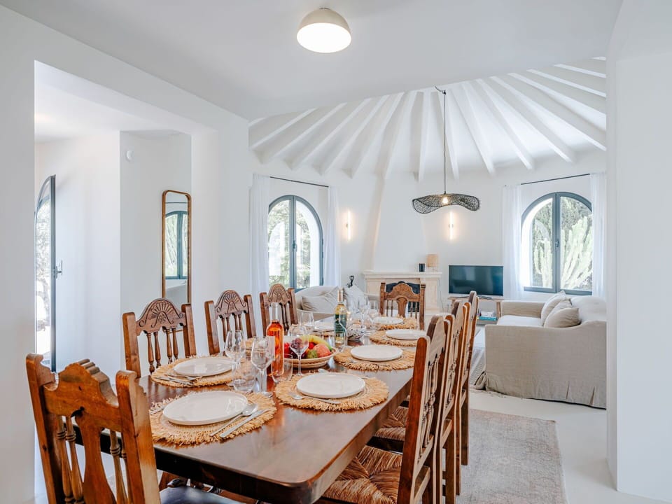 Table, Furniture, Property, Tableware, Window, Chair, Interior Design, Textile, Lighting, Kitchen & Dining Room Table