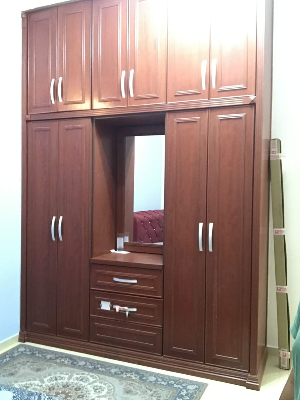 Build in wardrobe in second room 