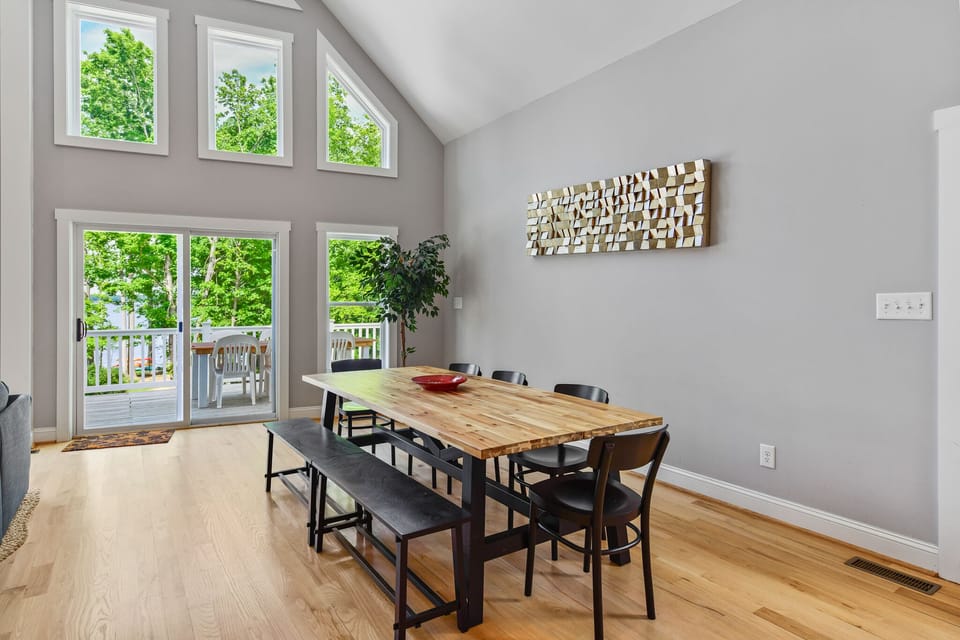 Plenty of seating at the kitchen table.  