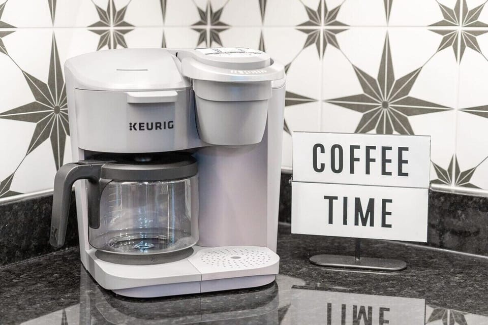 Keurig coffee for cups and brewed hot coffee