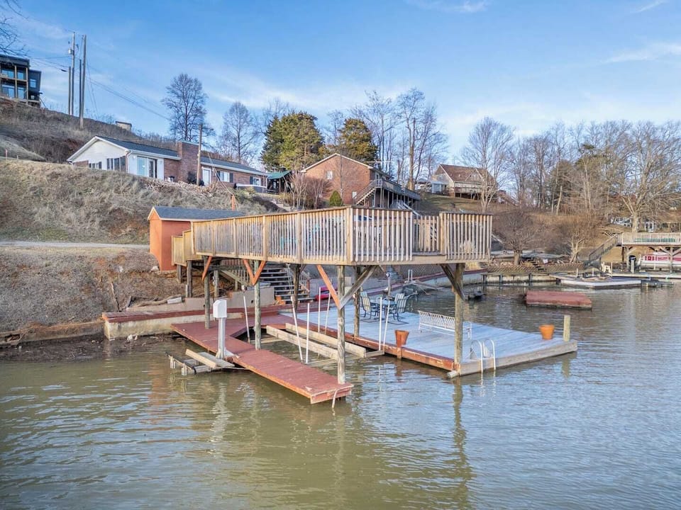 Spacious double-deck dock with seating and stunning lake views—perfect for relaxing by the water!