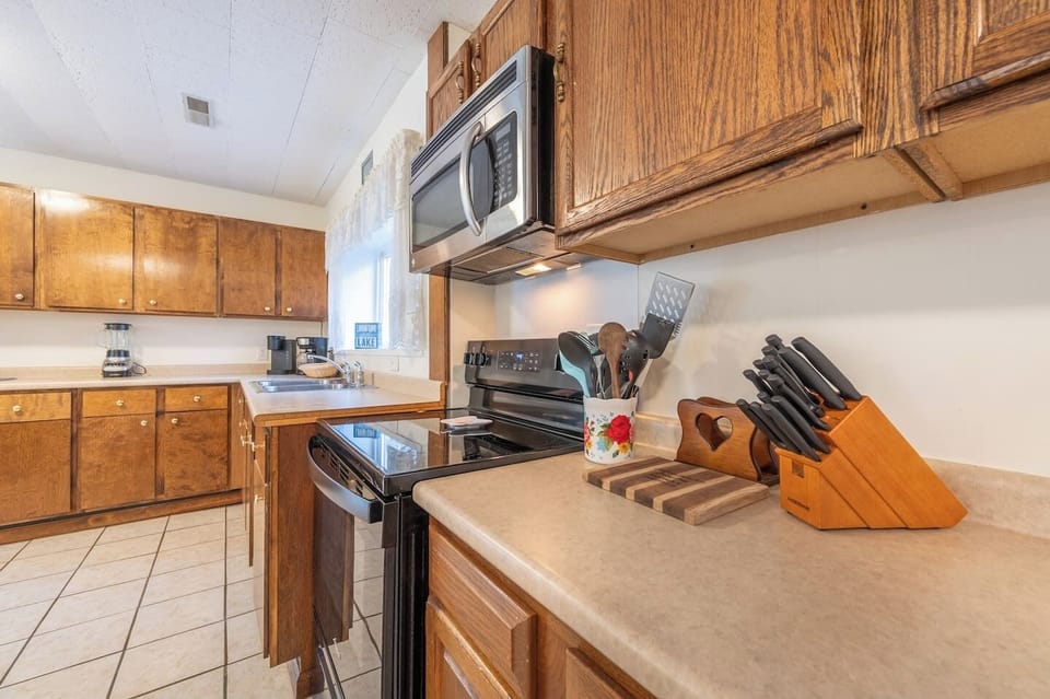 Fully stocked kitchen with everything you need to cook!