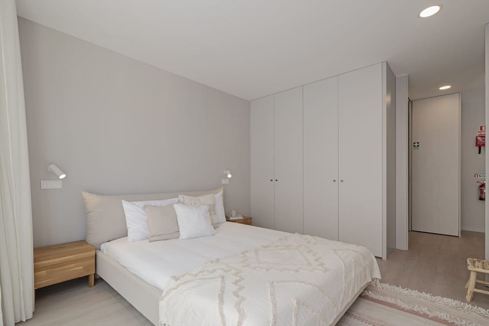 Bedroom with a double bed 