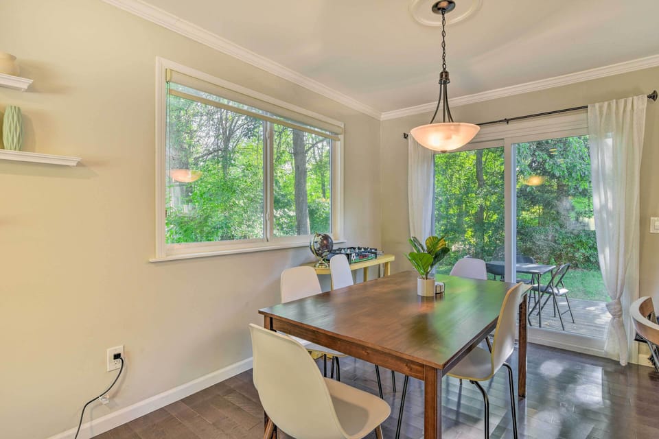 Dining Room | Dishware & Flatware Provided