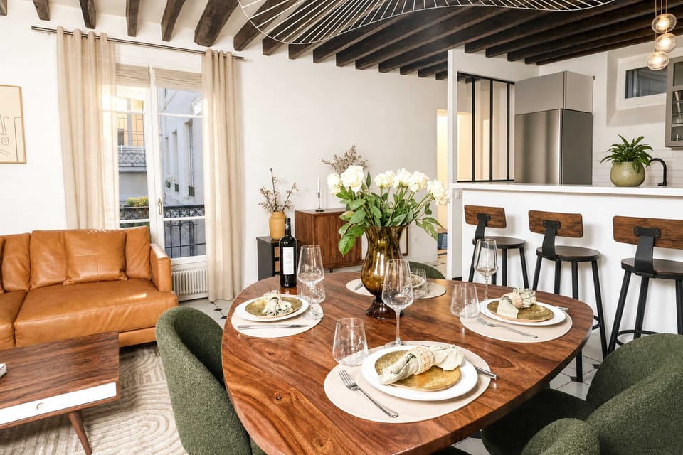 Large space for dining with family and friends
