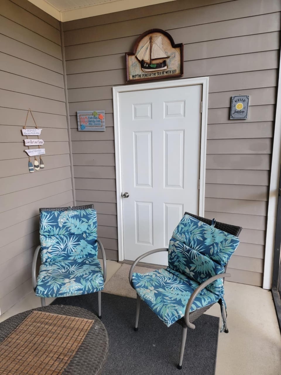 Very Relaxing Screened In Patio area to Enjoy your Mornings