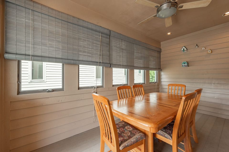Closed-in Porch off Dining Room