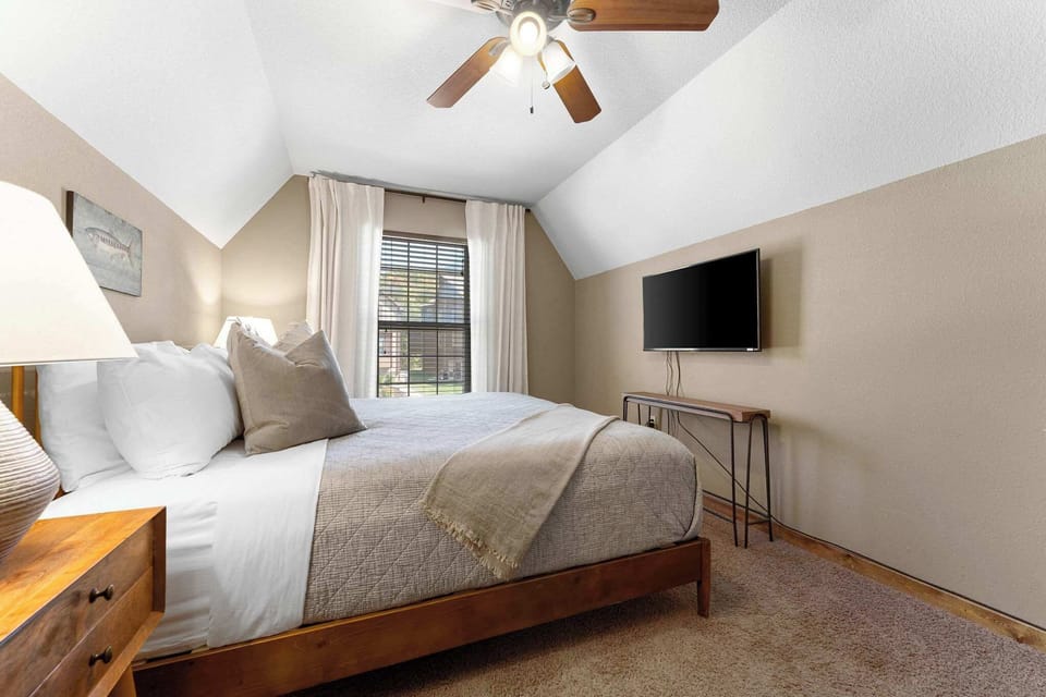 Complete with linens and plenty of pillows!