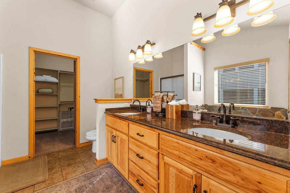 It also has a double sink vanity to make mornings a breeze