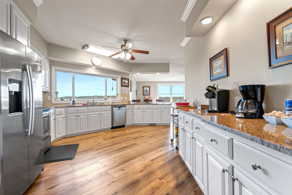 Fully equipped open space kitchen!