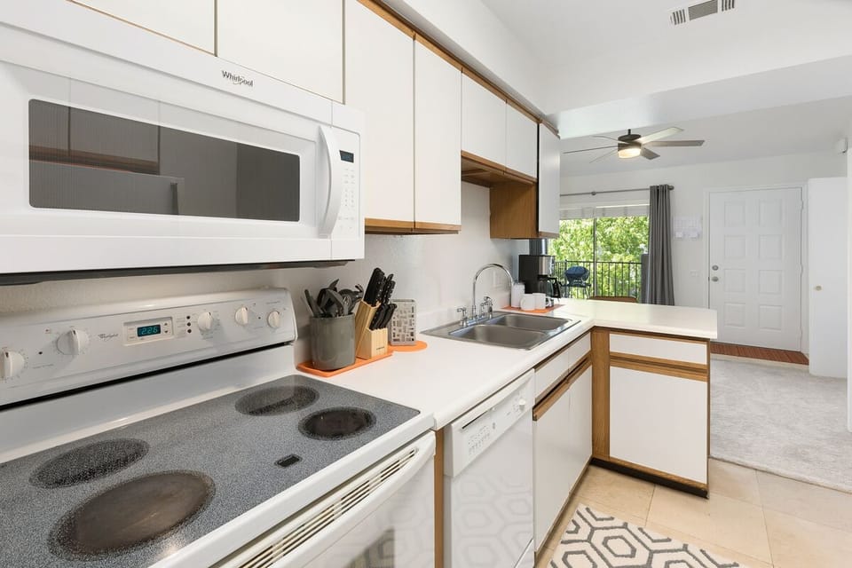 Fully Supplied Kitchen.