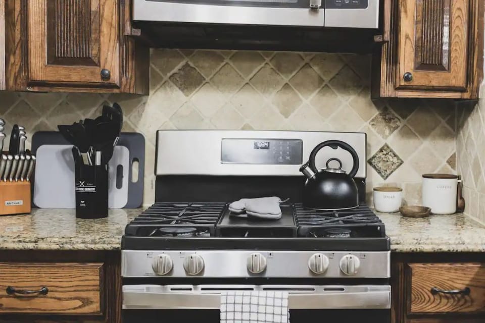 Fully Equipped Kitchen. Prepare your favorite recipes on the gas stove.