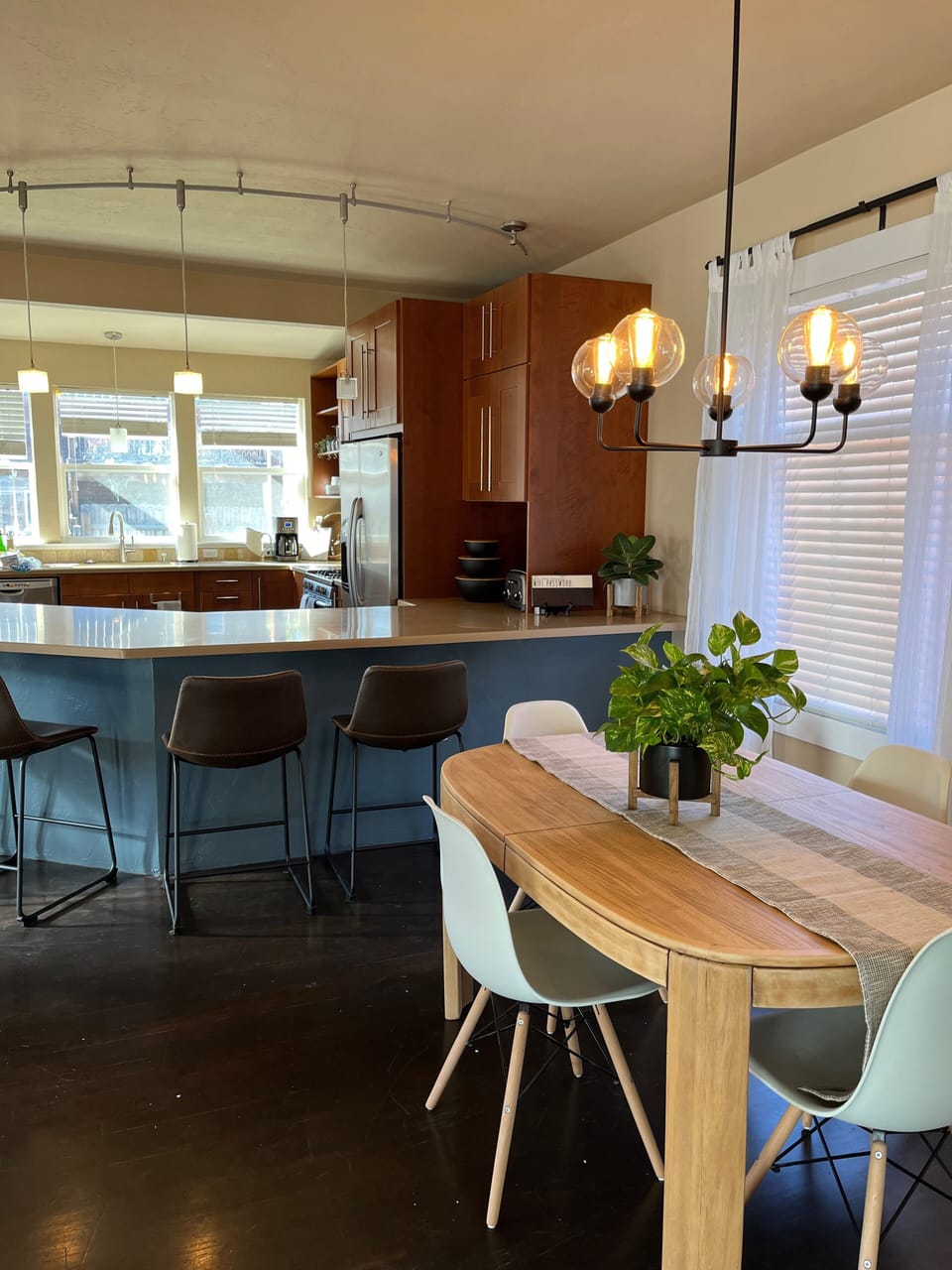 Dining/Kitchen