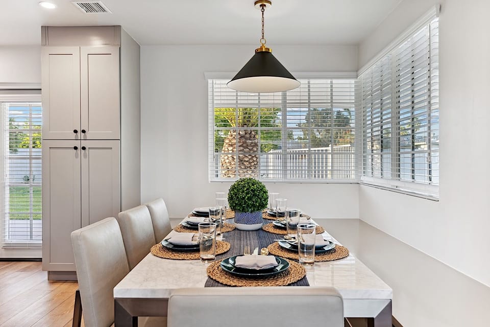 Dining table seats 8 people