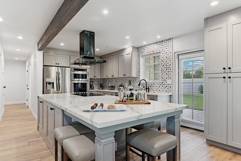 Large breakfast bar