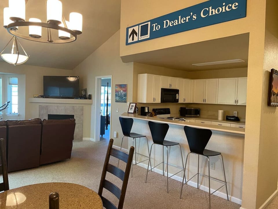 Open dining and living area with a comfortable atmosphere