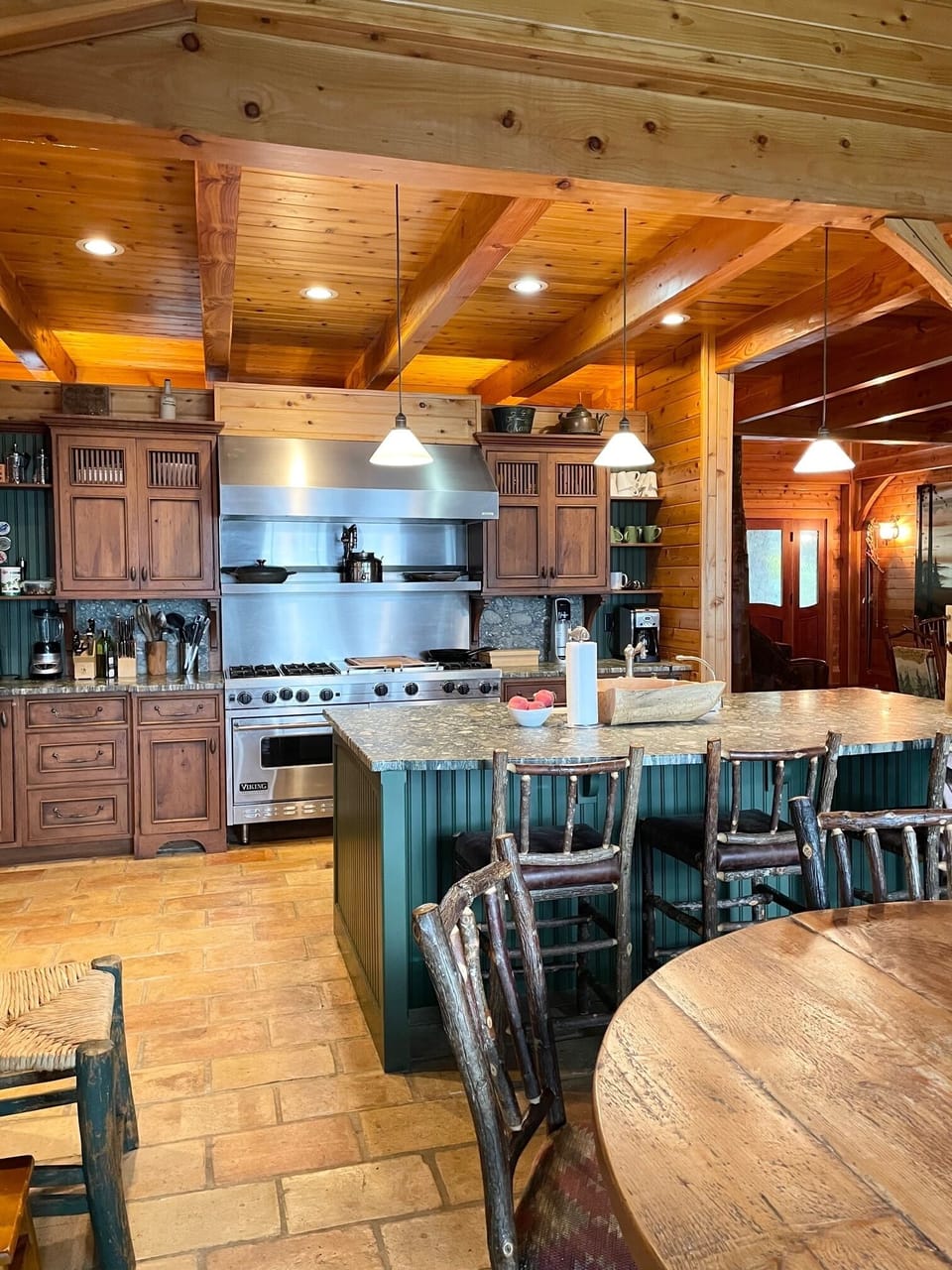 Kitchen Island and kitchen table for 8