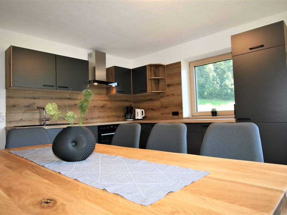 Table, Building, Furniture, Property, Plant, Wood, Shade, Window, Architecture, Interior Design