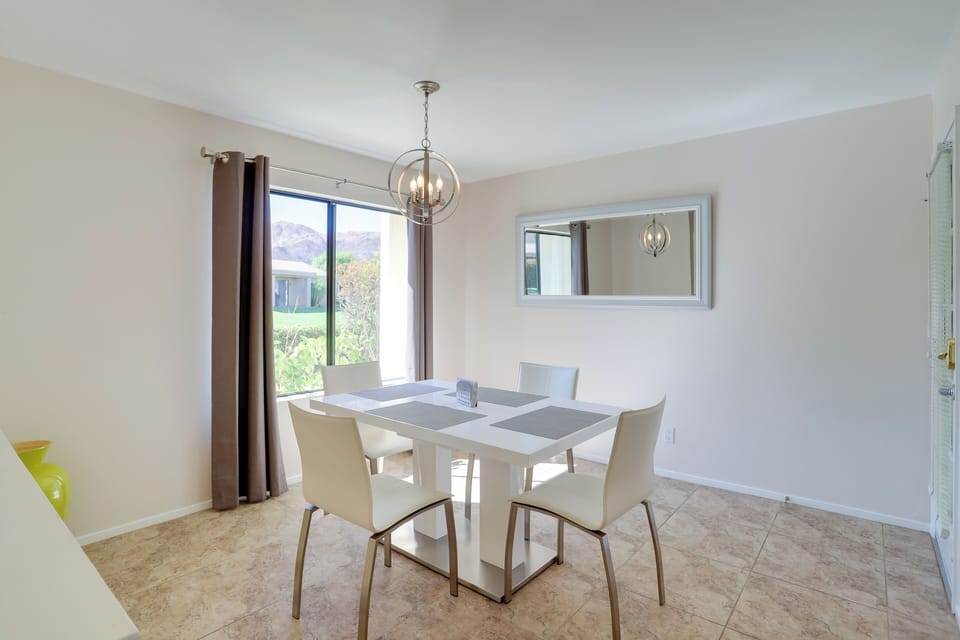 Dining Room | Central Air Conditioning | Full Kitchen | Cooking Basics