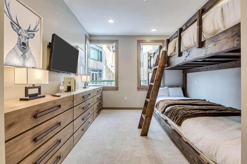 Furniture, Bedroom, Room, Indoors, Flooring