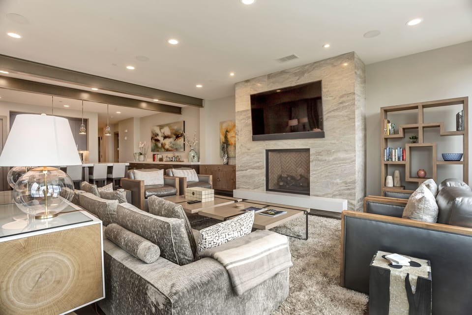 Furniture, Living Room, Room, Indoors, Lobby