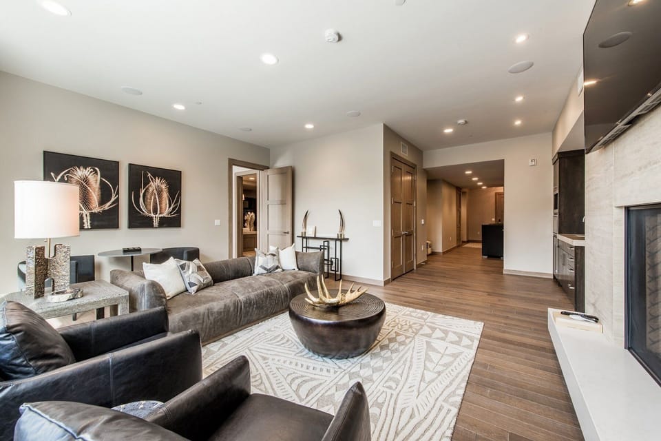 Flooring, Living Room, Room, Indoors, Floor