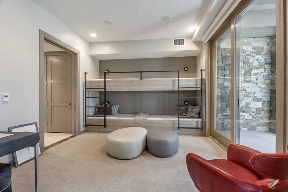 Furniture, Living Room, Room, Indoors, Table