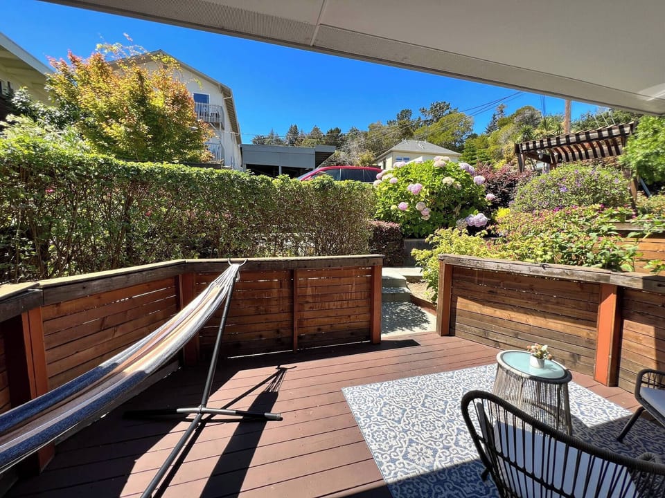 Enjoy the beautiful sky from the hammock. 