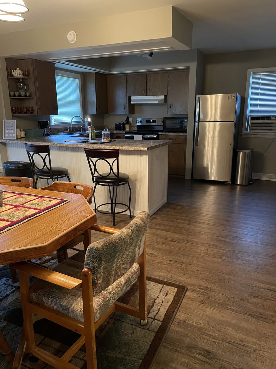Kitchen and Dinine