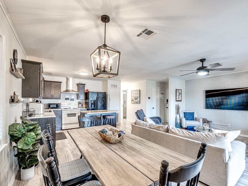 Kitchen & Dinning Rooms