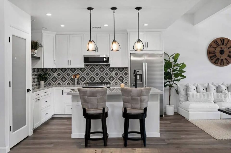 Newly renovated Chef's Kitchen 