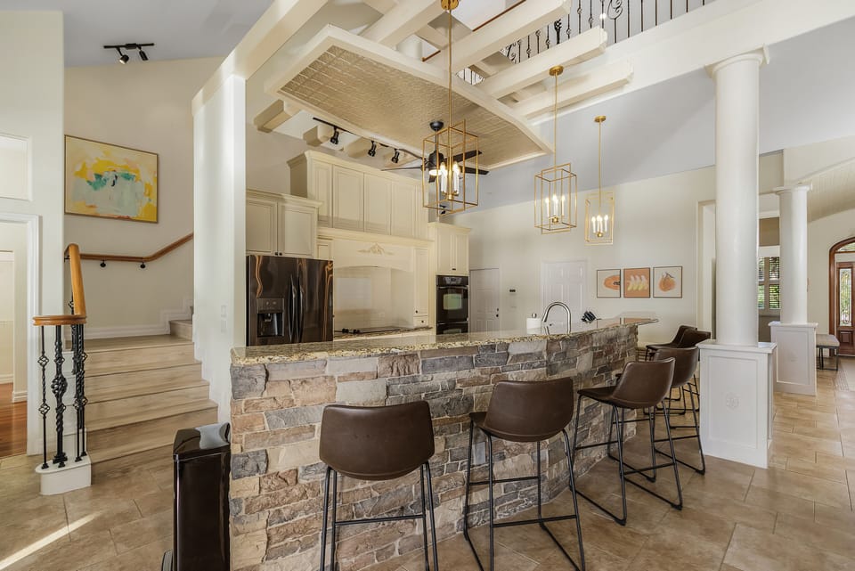 Gorgeous, spacious kitchen. Double ovens & breakfast bar countertop for 6.