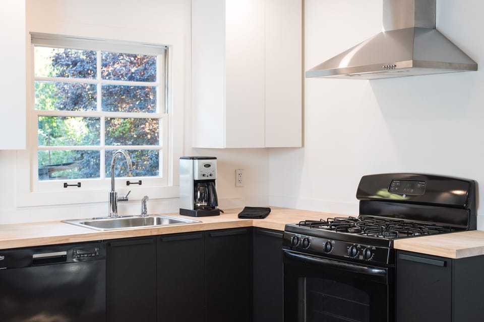 Kitchen Area (2)