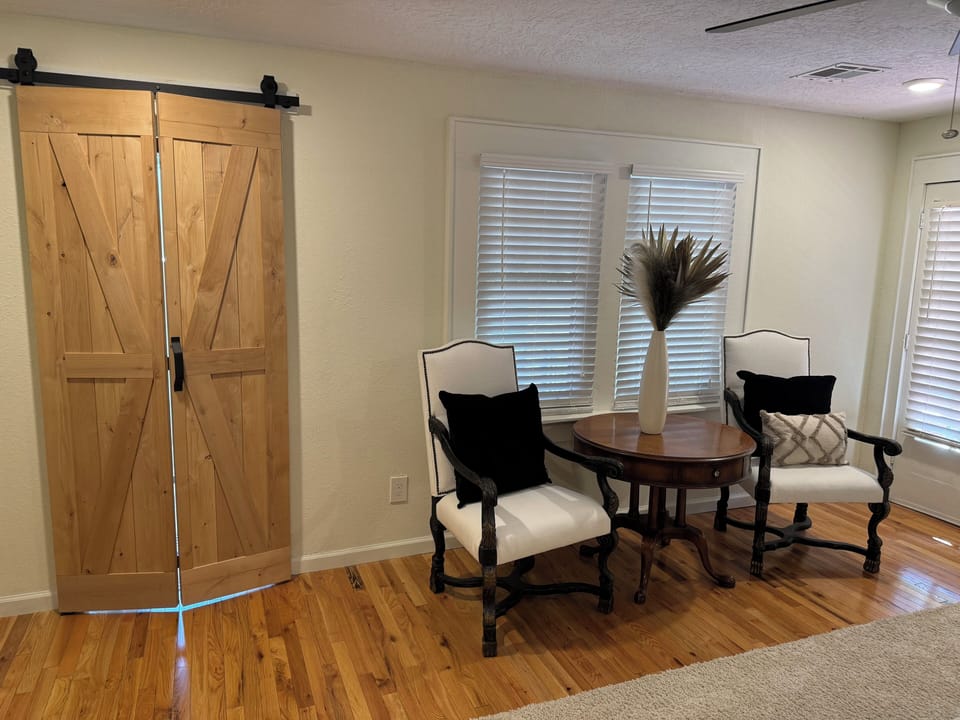 Master Bedroom Sitting Area
