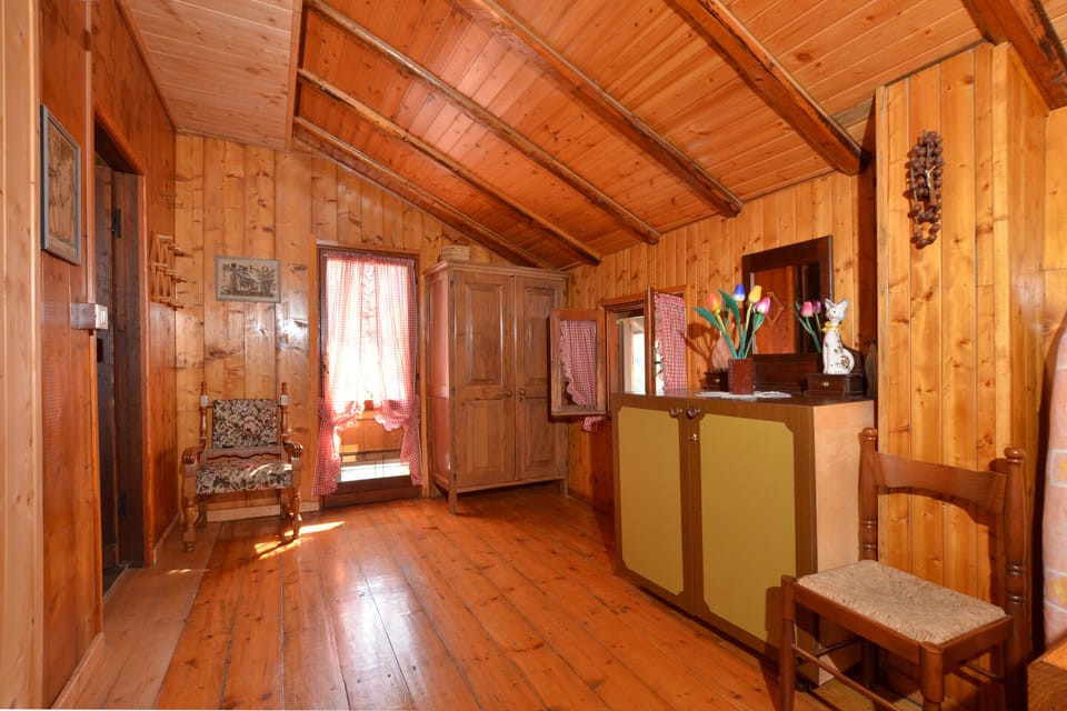 The hall upstairs
