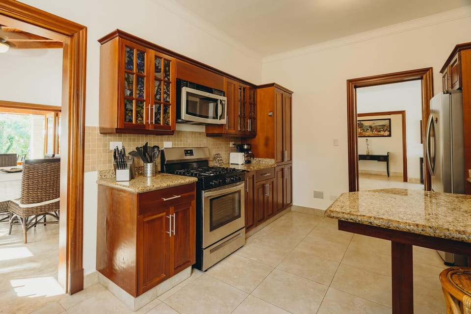 Casamado - Beach villa with pool, hot tub, breakfast service & golf cart (3343)