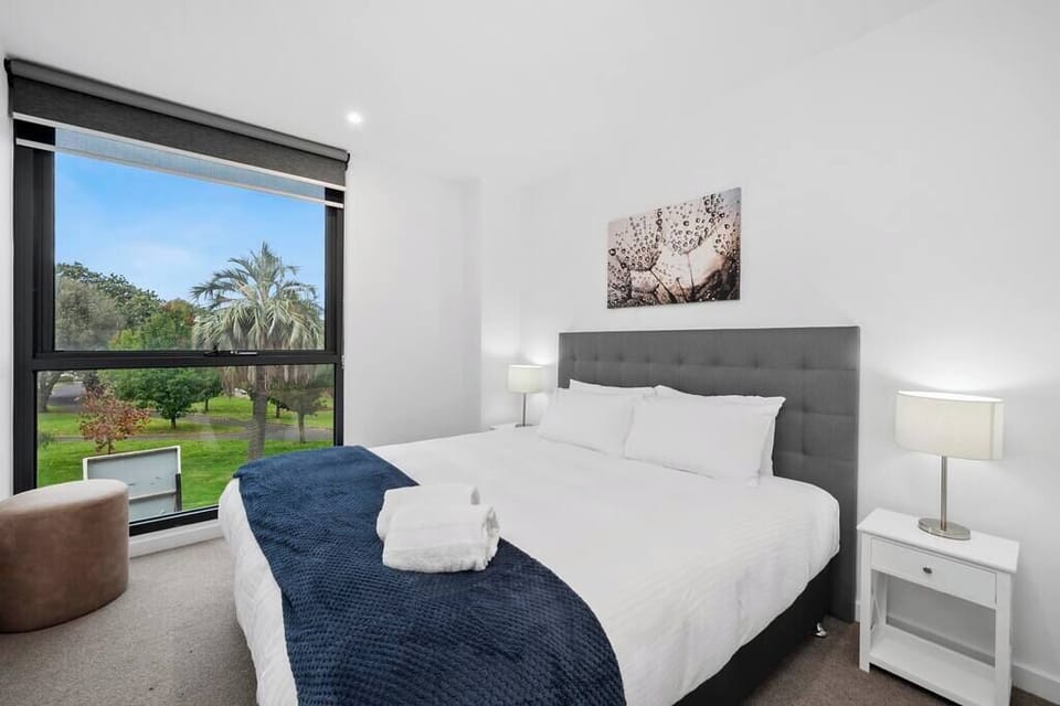 Bedroom with Wardrobe & park views
