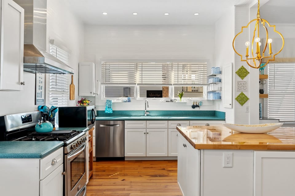 Get your grub on at the Pink Retreat!