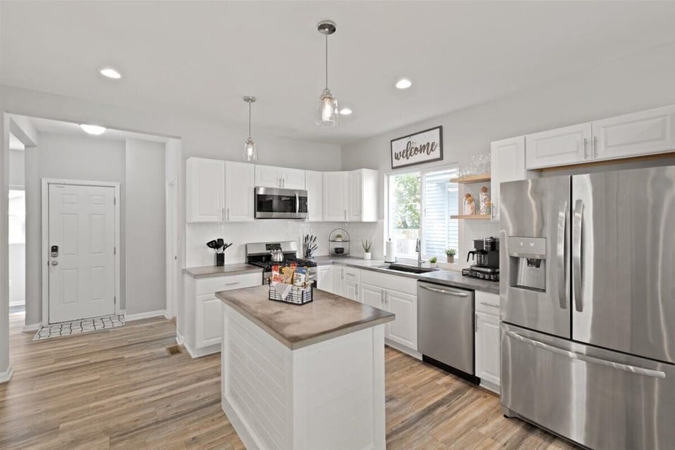 Kitchen | Island extends added cooking space