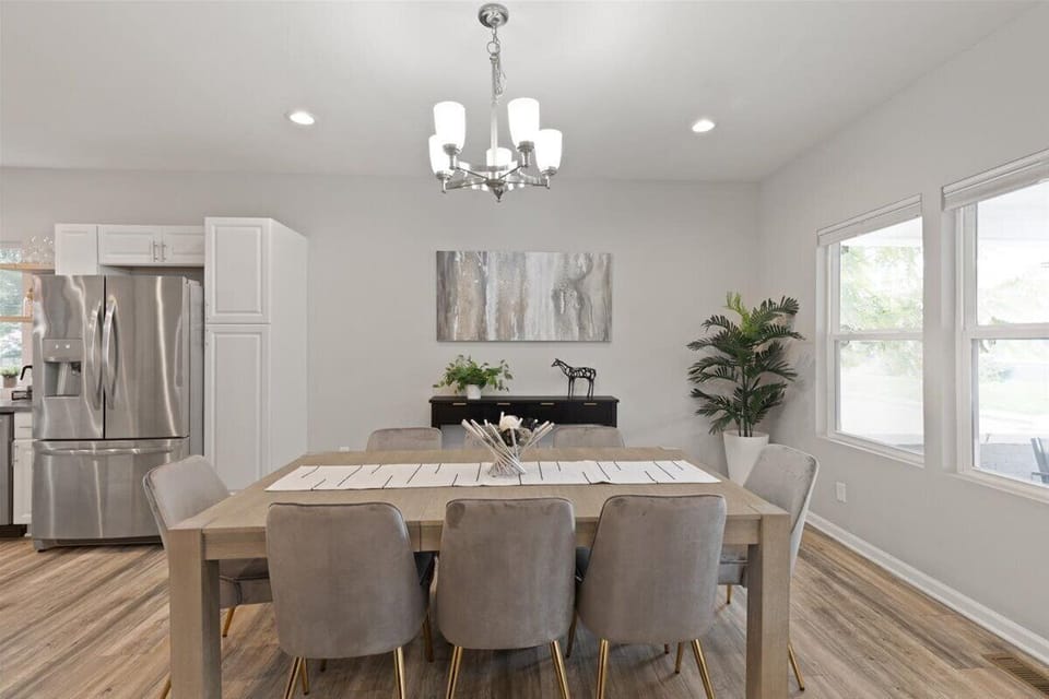 Dining Area | seating for 8