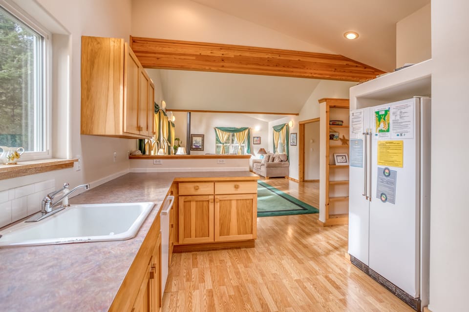 Kitchen with general amenities