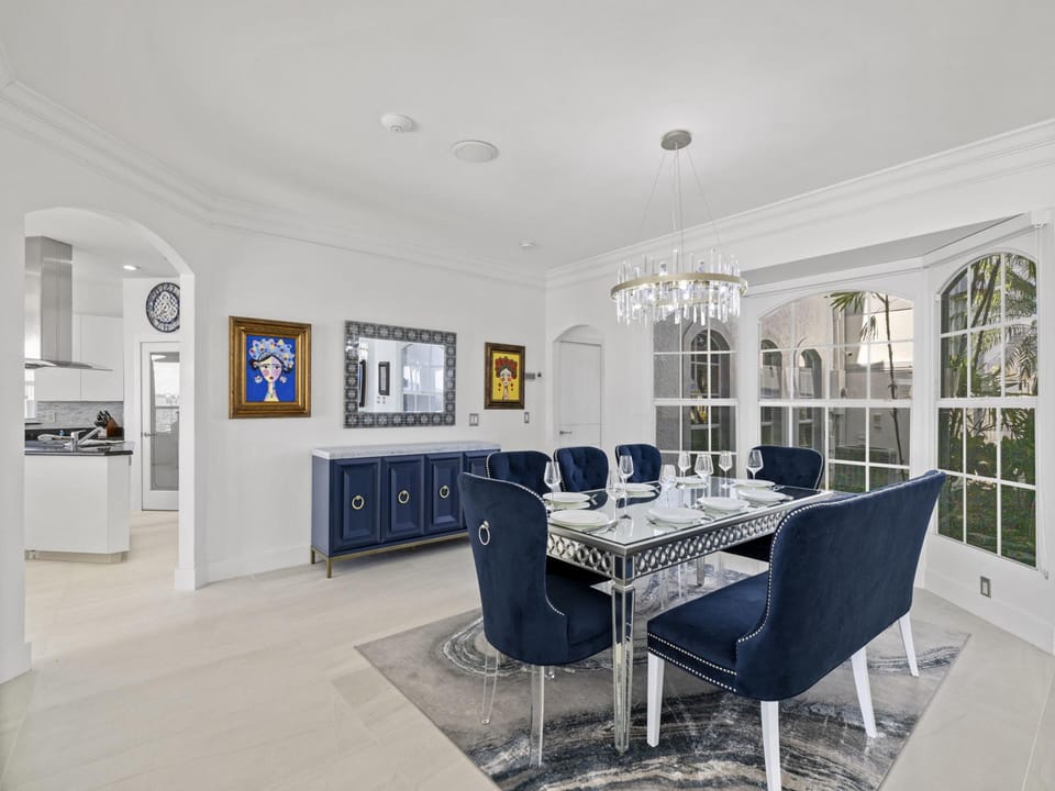 Dining Area - Seating for Eight + Ocean Views