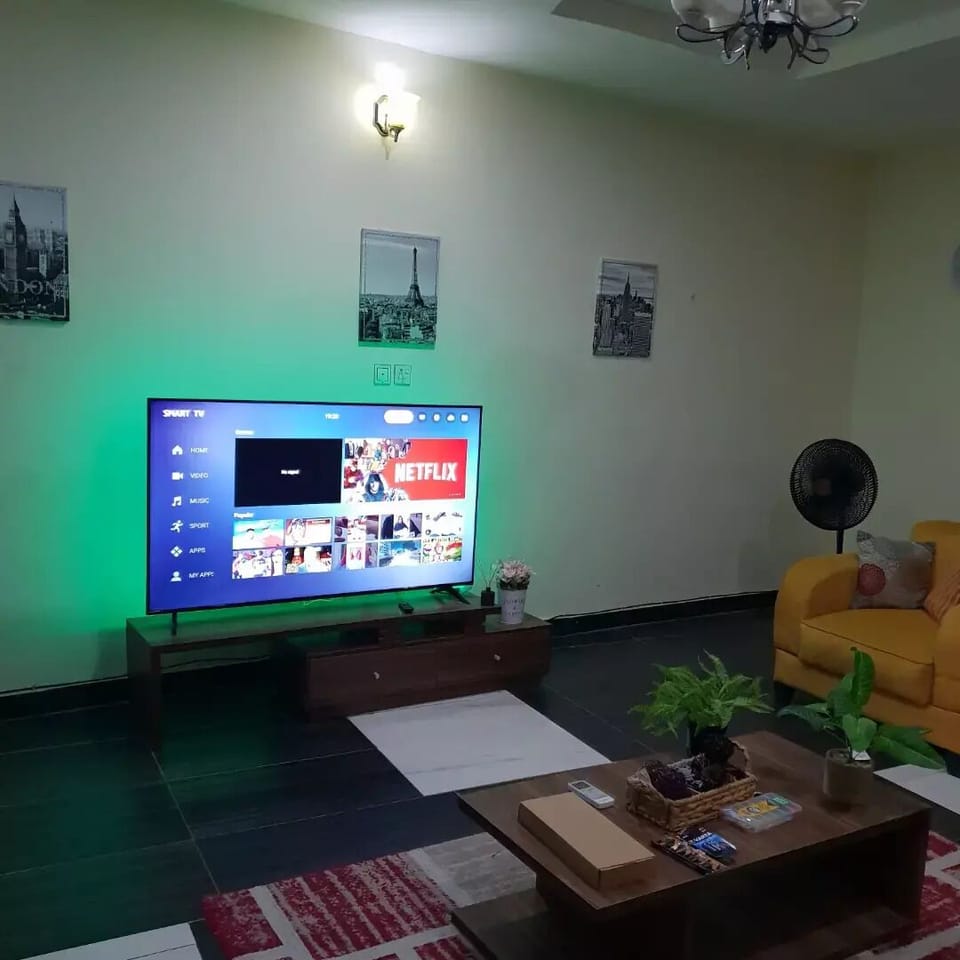 Living Room/ Reception 2