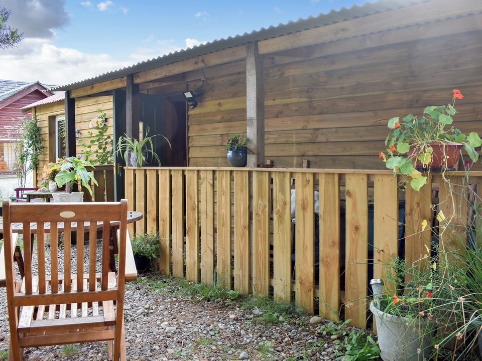 Exterior | The Bothy - Mondhuie Self Catering Chalets, Nethy Bridge