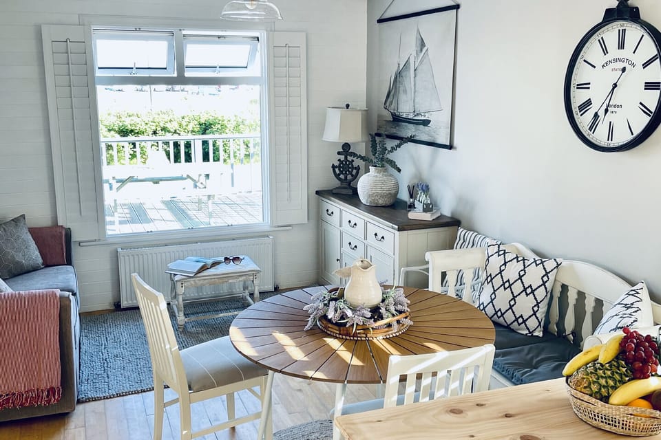 Wavecrest Holiday Cottage, Garryvoe, East Cork