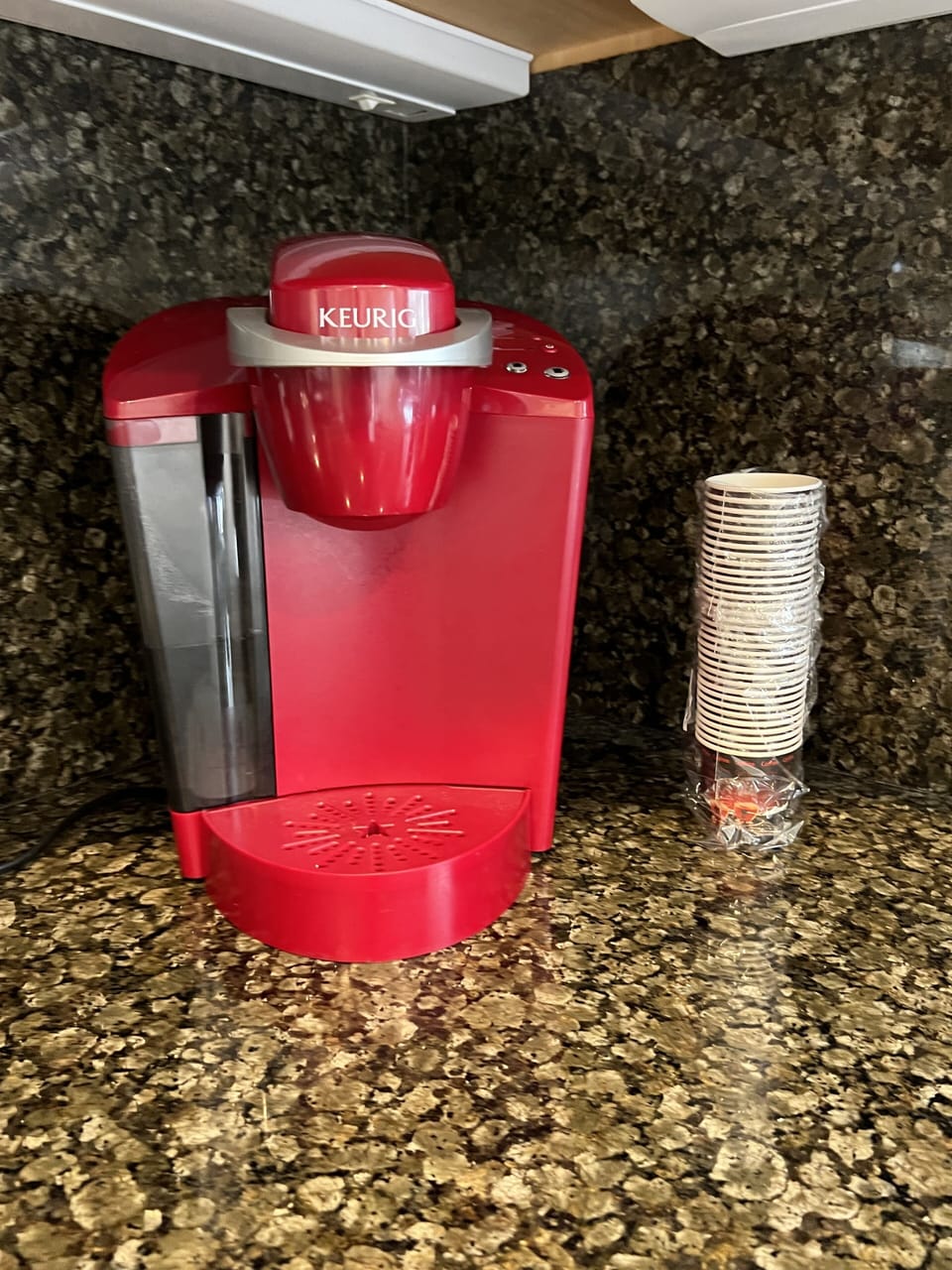 Keurig coffee machine, grinding coffee machine is also available in the drawer.