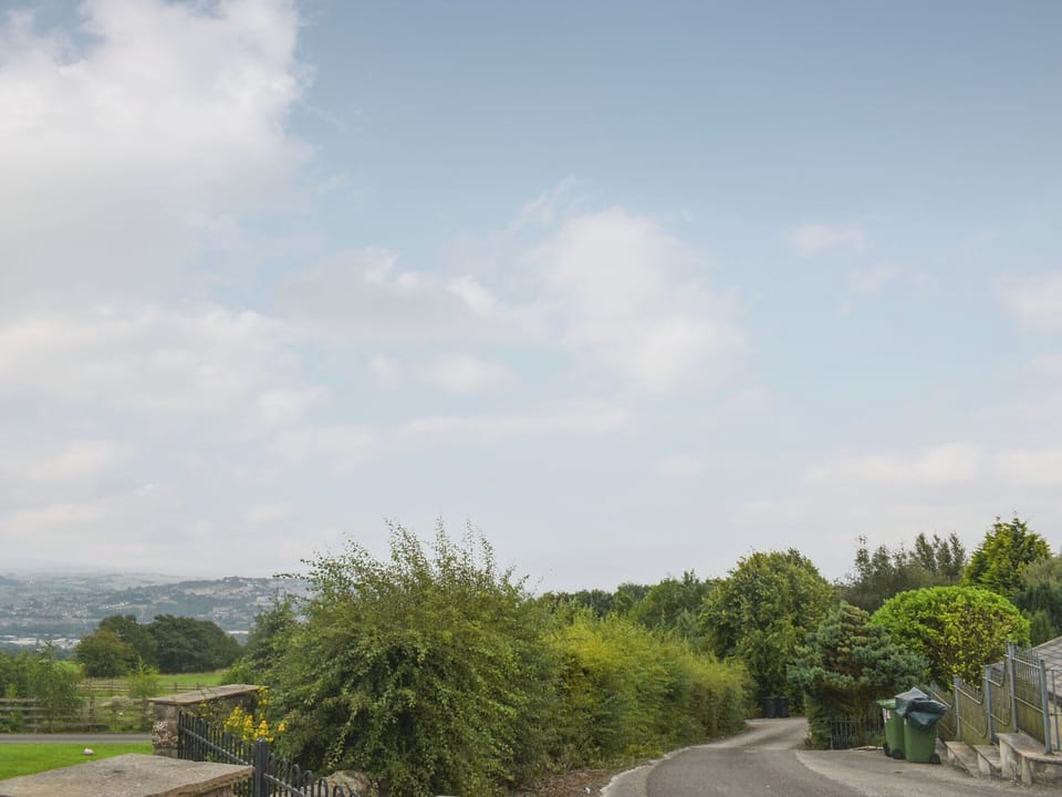 View | Oak Tree Cottage, Fence