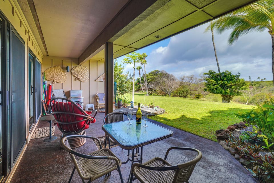 Maunaloa Vacation Rental | 1BR | 1BA | 700 Sq Ft | 6 Steps Required