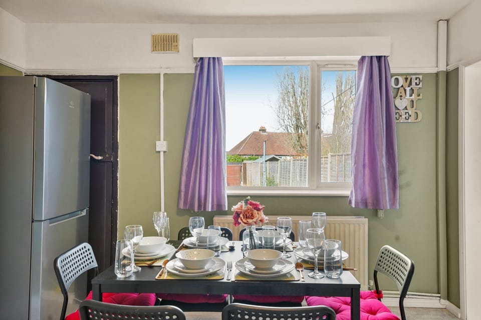 61 Upper Road - s01xci7BiED5GjMqxkcY